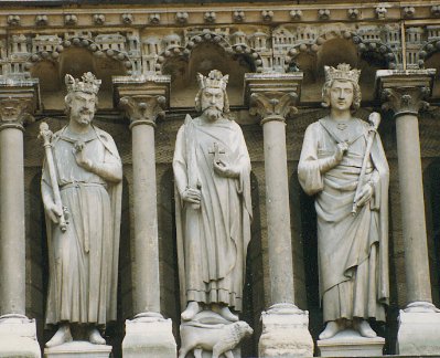 Statues, Notre Dame